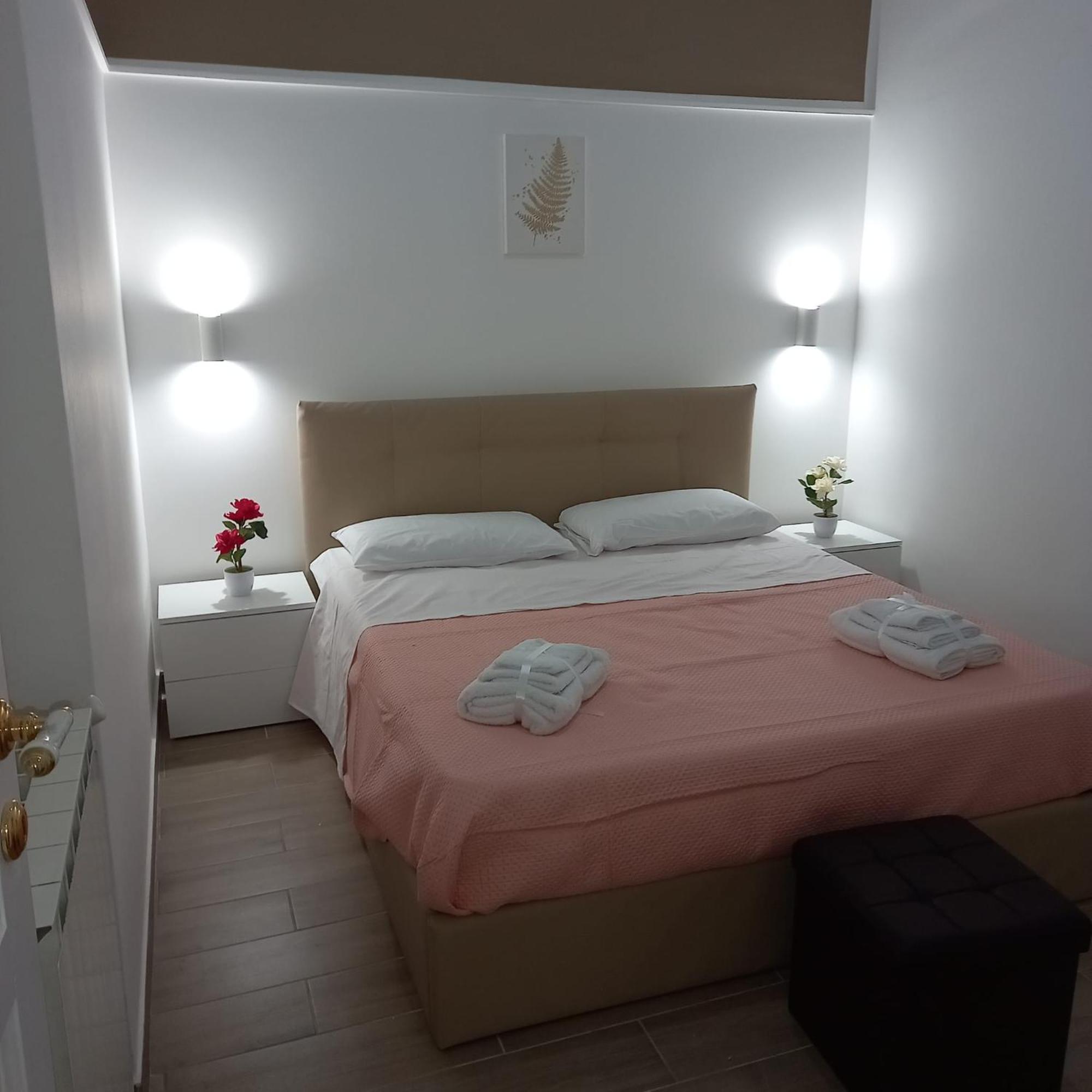 A Casa Di Lori Apartment Palermo Bagian luar foto